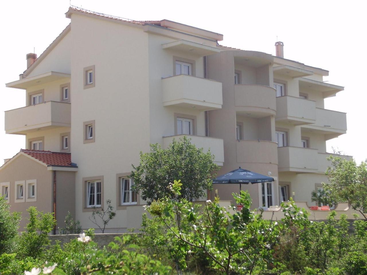 Bed & Breakfast Jugo Novalja Exterior foto