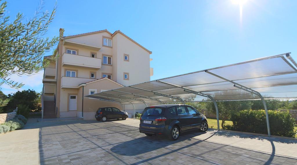 Bed & Breakfast Jugo Novalja Exterior foto