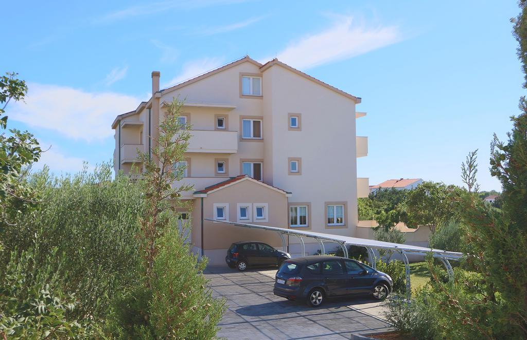 Bed & Breakfast Jugo Novalja Exterior foto