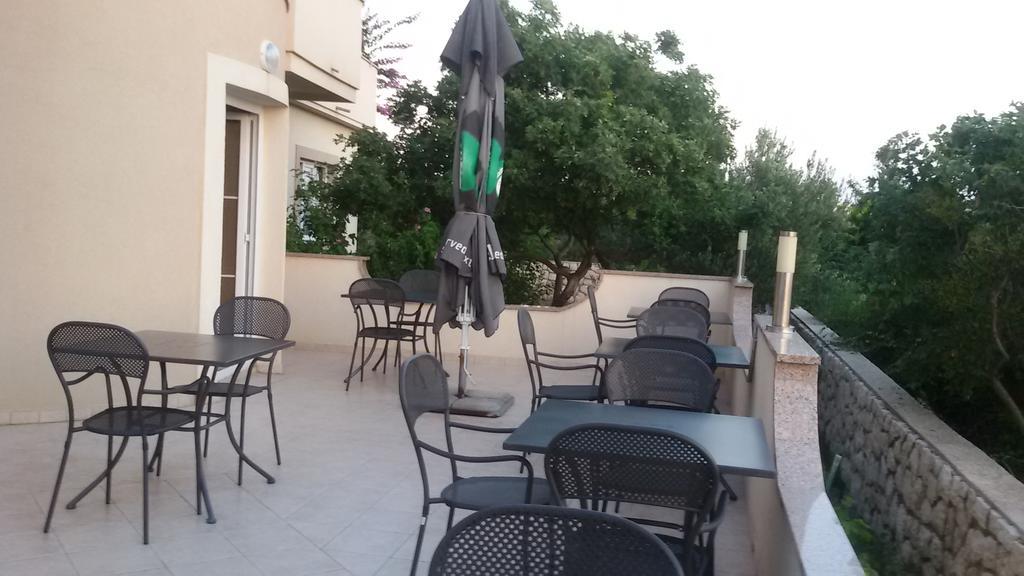Bed & Breakfast Jugo Novalja Exterior foto